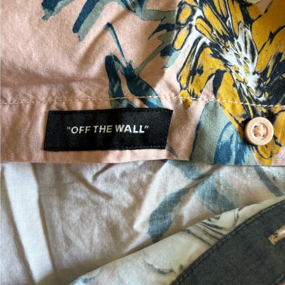 Vans Short Sleeve Buttonup - Picture 2 of 5